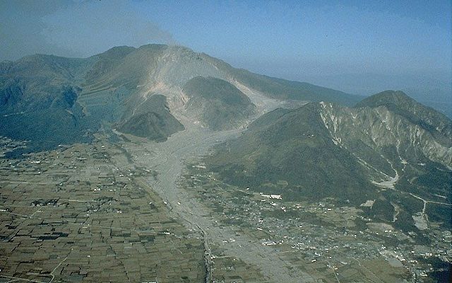 File:Unzen pyroclastic and lahar deposits.jpg