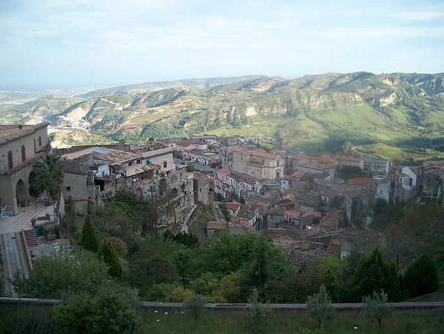 File:View in Calabria Italy.JPG