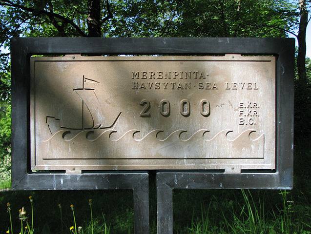File:Vartiovuori sea level plaque.jpg