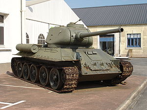 A T-34-85 tank on display at Mus&eacute;e des Blind&eacute;s in April 2007.