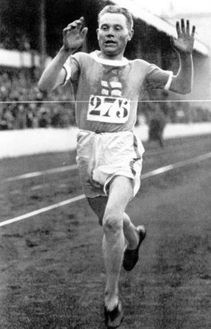 File:Paavo Nurmi (Antwerp 1920).jpg