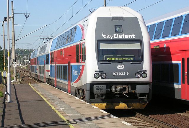 File:Dobř&iacute;ň, City Elefant 971 022-9.jpg