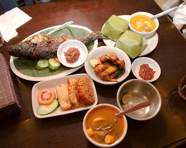 File:Food Sundanese Restaurant, Jakarta.jpg
