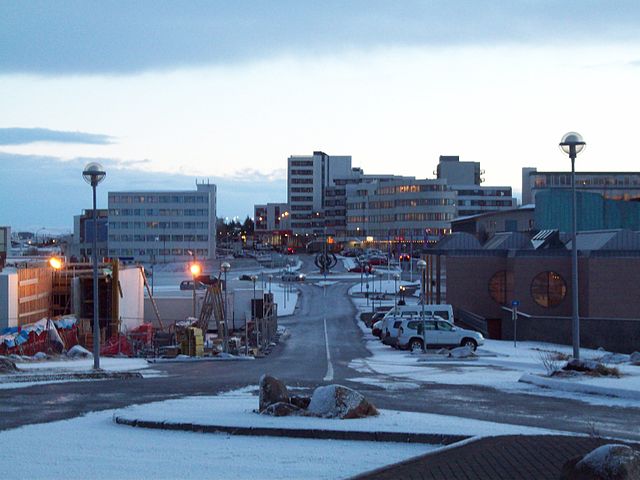 File:Hamraborgin &iacute; K&oacute;pavogi.JPG