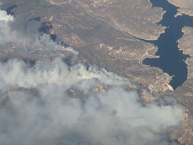 File:Arial View of Harris Fire 10-23-07 1 pm.jpg