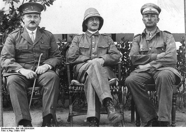 File:Bundesarchiv Bild 146-2004-0094, Paul Emil von Lettow-Vorbeck (Mitte).jpg