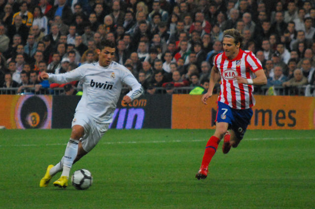 File:Cristiano Ronaldo y Diego Forl&aacute;n.jpg