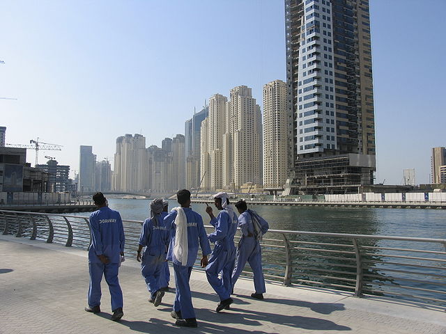 File:Dubai constr workers.jpg