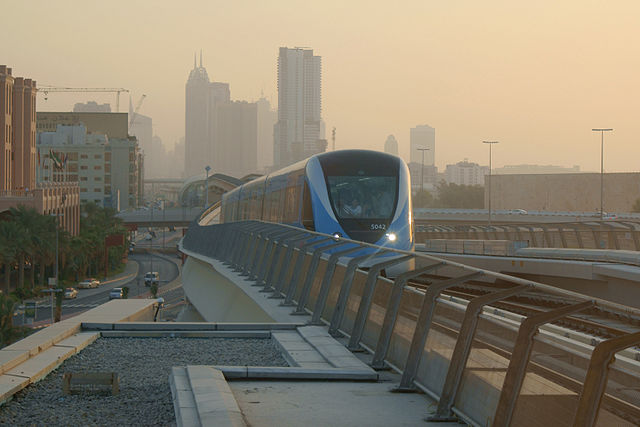 File:Metro Dubai 001.jpg