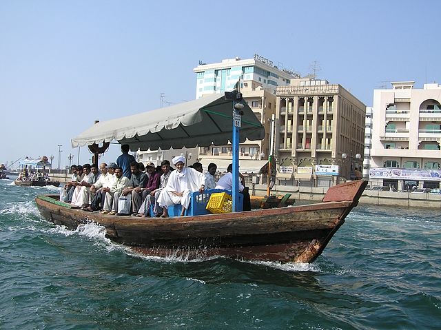 File:Dubai Flusstaxi.jpg