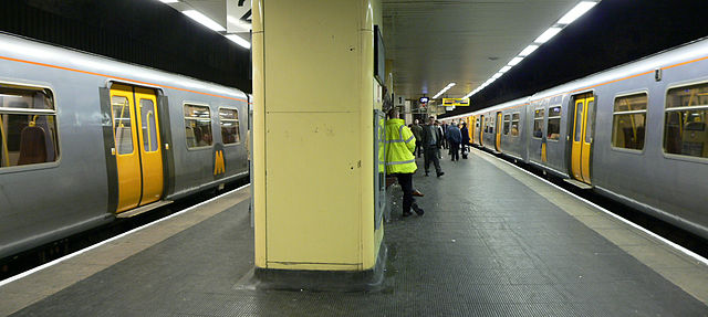 File:Liverpool Central - Northern Line - Platforms 1 and 2 - 02.jpg