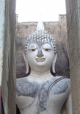 File:Wat Si Chum in Sukhothai.jpg