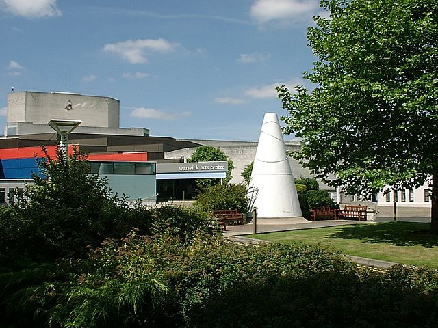 File:Warwick Arts Centre 2003.JPG