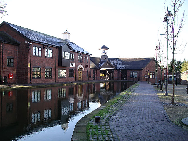 File:Coventry Canal basin - southern end of canal 19n06.jpg