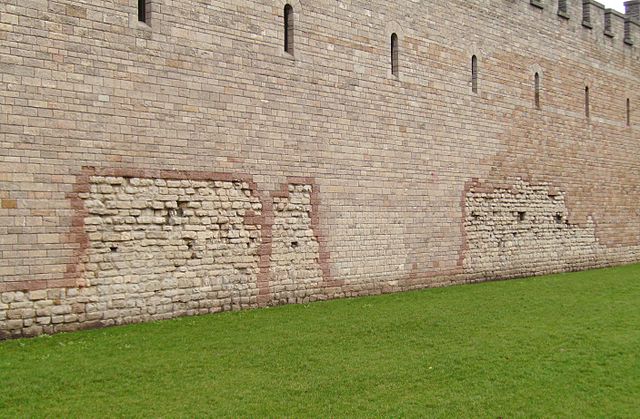 File:Cardiff Castle (Roman wall).jpg