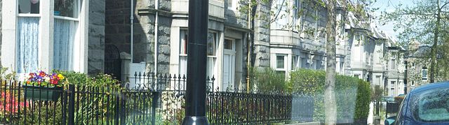 File:Granite terrace in Aberdeen.jpg