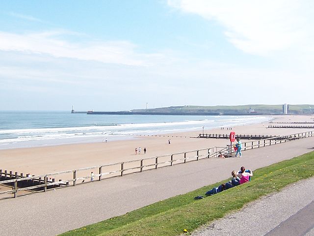 File:Aberdeen Beach 2006.jpg