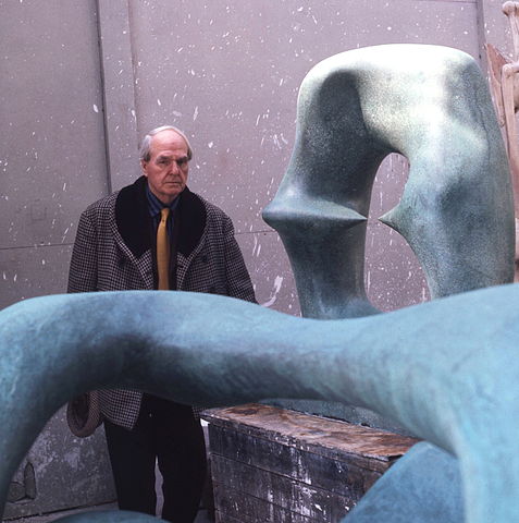 File:Henry Moore in workshop Allan Warren.jpg