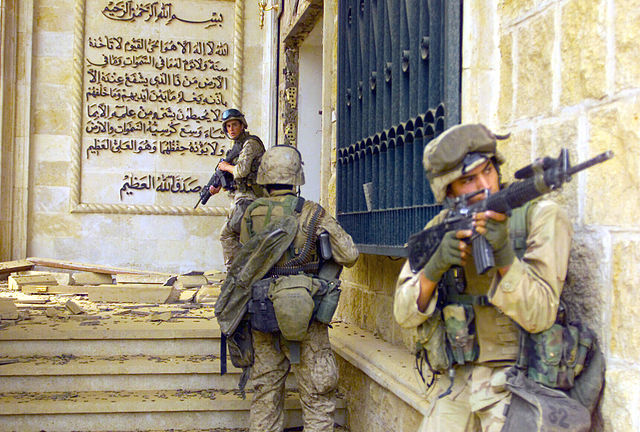 File:Marines in Saddams palace DM-SD-04-12222.jpg