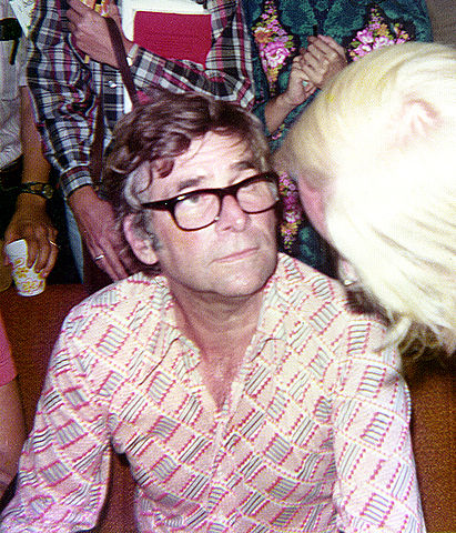 File:Gene roddenberry 1976.jpg
