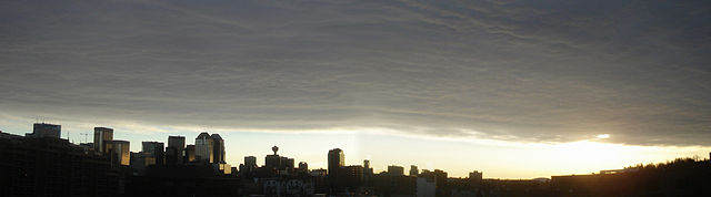 File:Chinook Arch-Calgary.JPG