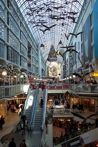 File:Toronto Eaton Centre on Boxing Day.jpg