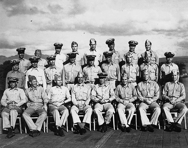 File:Group photo of ship&rsquo;s gunnery officers aboard the fast aircraft carrier USS Monterey include Gerald Ford.jpg