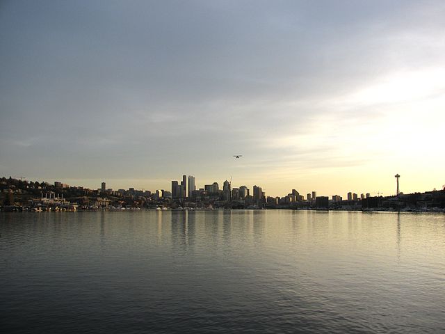 File:Lake Union Plane.jpg