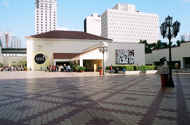 File:Miami Art Museum.jpg
