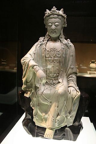 File:Yuan porcelain buddha.JPG