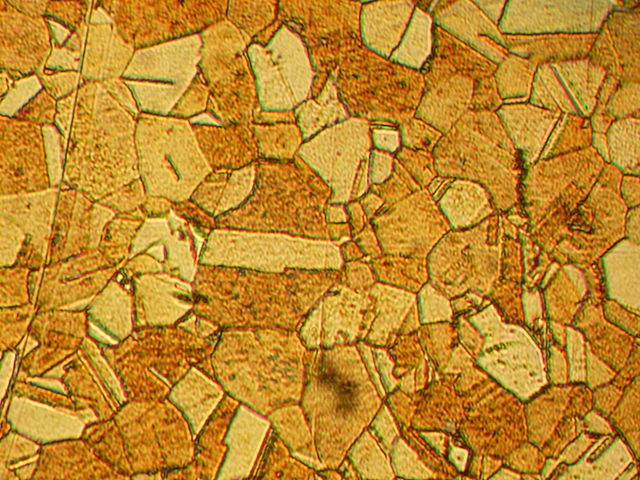 File:Macrostructure of rolled and annealed brass; magnification 400X.jpg