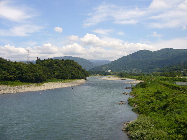 File:Jinzu River.jpg