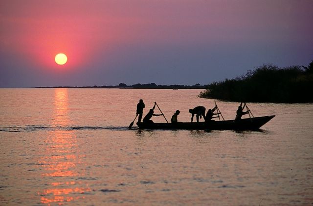 File:Fisherman on Lake Tanganyika.jpg