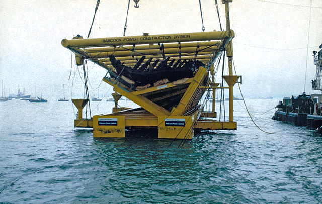 File:MaryRose-salvage1982-above water edited.jpg