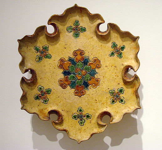 File:Plat &agrave; offrandes Chine Mus&eacute;e Guimet 2418 3.jpg