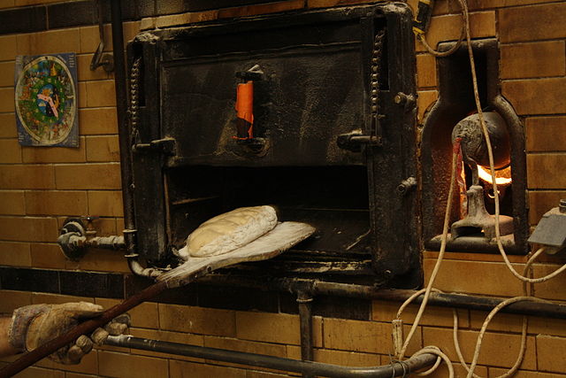 File:V&yacute;roba chleba (34).JPG