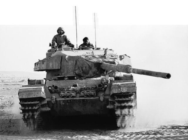 File:Israeli Tank Battles Egyptian Forces in the Sinai Desert - Flickr - Israel Defense Forces.jpg
