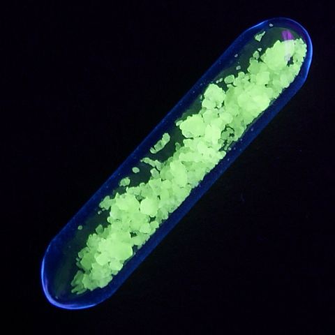 File:Tb-sulfate-luminescence.jpg
