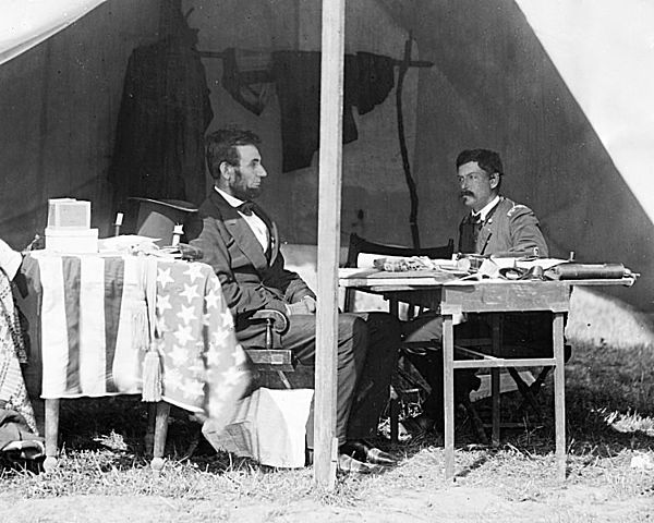 File:Lincoln and McClellan 1862-10-03.jpg