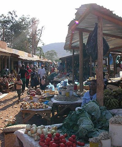 File:Chipata side street.JPG