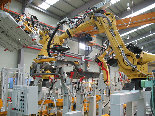 File:FANUC R2000iB AtWork.jpg