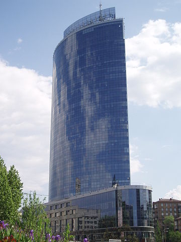 File:БЦ Парус Київ вид з Жовтневої лікарні.JPG