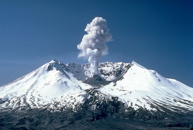 File:MSH82 st helens plume from harrys ridge 05-19-82.jpg