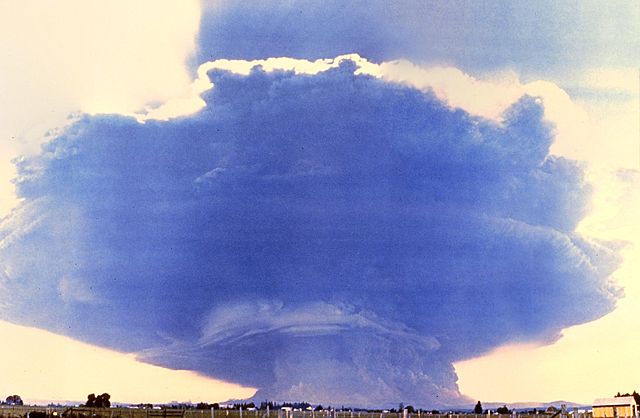 File:MtStHelens Mushroom Cloud.jpg