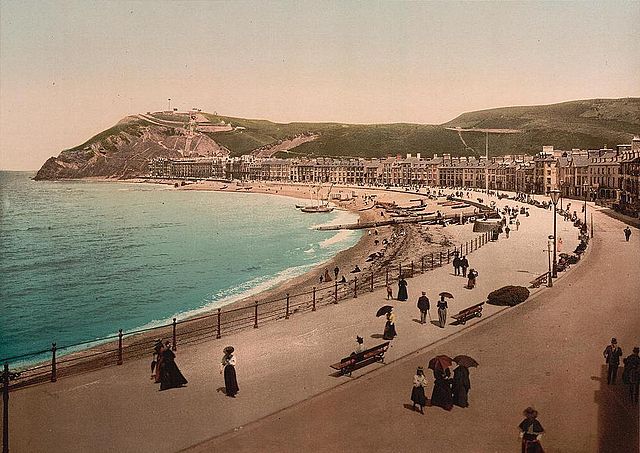 File:Victorian, Aberystwith, Wales.jpg