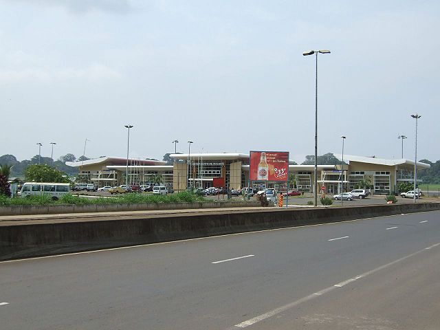 File:Aeropuerto de Malabo.jpg