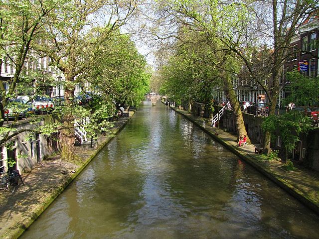 File:Oudegracht Utrecht 2.jpg