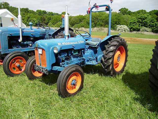 File:Ford Tractor with ROPS bar fitted.JPG