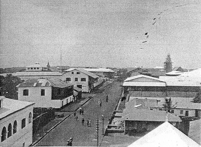 File:Hauptstra&szlig;eAccra18851908 300dpi.jpg