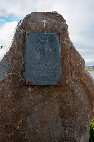 File:Monument to Willem Barents, Vard&oslash;, Norway.jpg